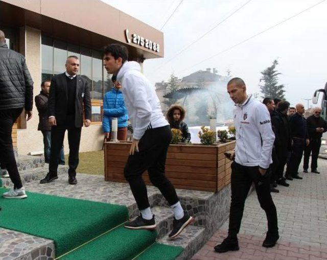 Beşiktaş Bolu'da Yemek Molası Verdi