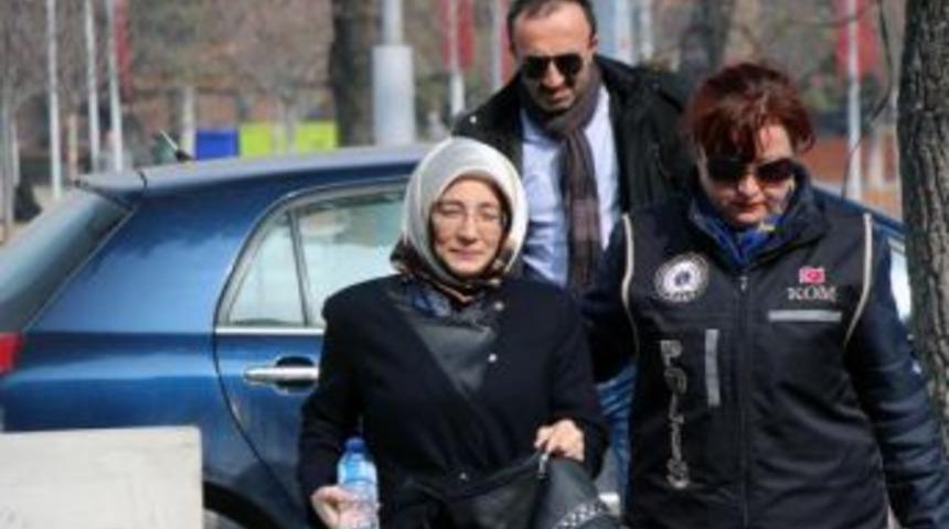 Bolu'da Fet&ouml;'n&uuml;n Dernek Ablası Tutuklandı