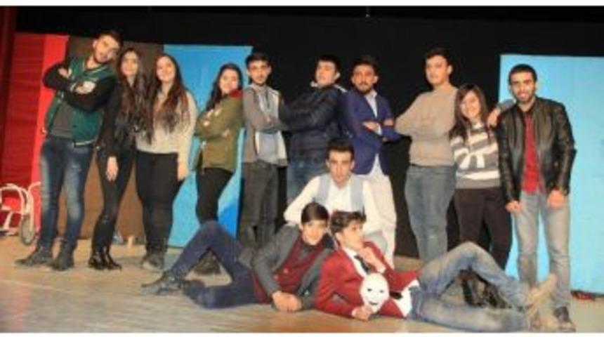 Grup Mizah&rsquo;tan Tiyatro Oyunu