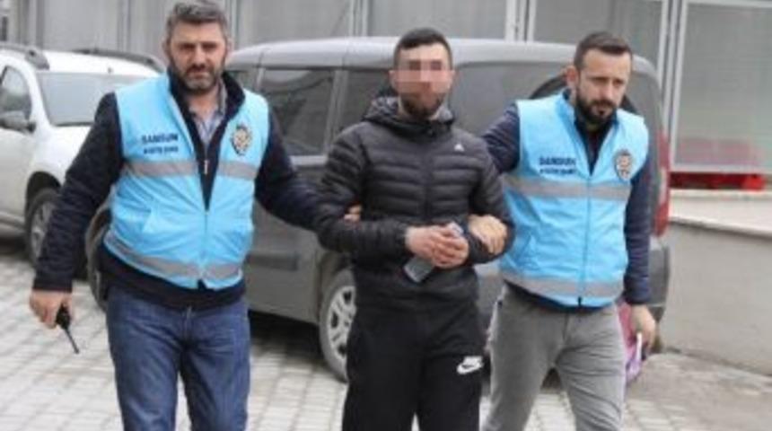 Tartıştığı Bir Kişiyi Bı&ccedil;akladı, Diğerini Darp Etti
