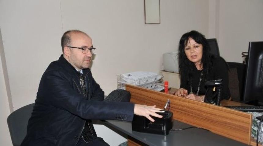 Başkan Yardımcısı Eldemir De Yeni Kimlik Başvurusunda Bulundu