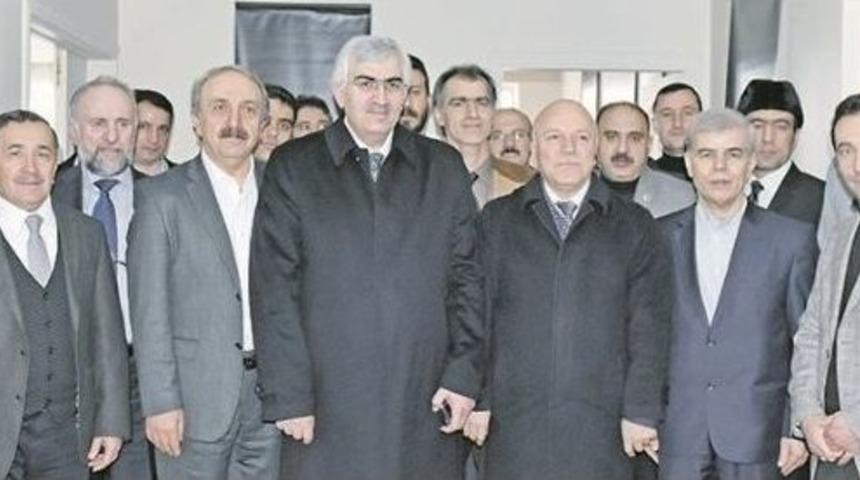 Erbakan Vakfı&rsquo;nda Kahvaltıda Biraraya Geldiler