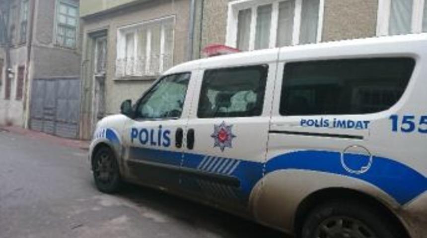 &Uuml;&ccedil; &Ccedil;ocuk Annesi Kadın Evinde &Ouml;l&uuml; Bulundu
