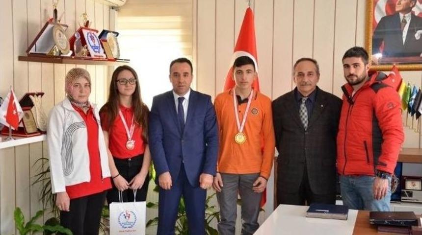 Başarılı Sporcular Şampiyonluktan Şampiyonluğa Koşuyor