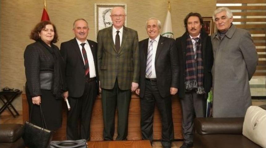 Şairler Derneği Y&ouml;neticileri Başkan Kurt&rsquo;u Ziyaret Etti