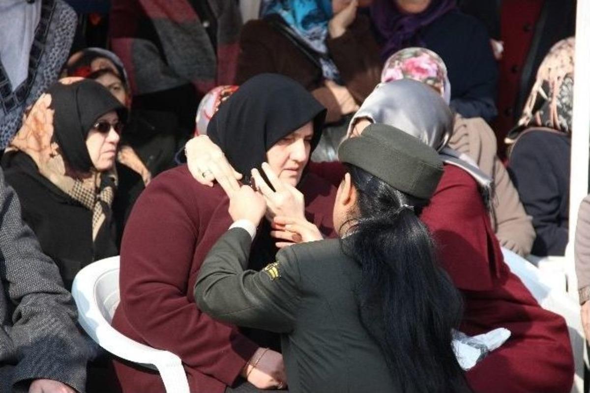 Karab&uuml;k Şehidini Son Yolculuğuna Uğurladı