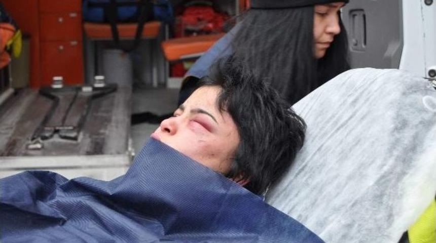 22 Yaşındaki Gen&ccedil; Kızı &Ouml;ld&uuml;resiye D&ouml;vd&uuml;ler