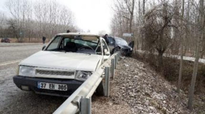 Cenaze D&ouml;n&uuml;ş&uuml;nce Kaza Ge&ccedil;iren S&uuml;r&uuml;c&uuml;, Hayatını Kaybetti