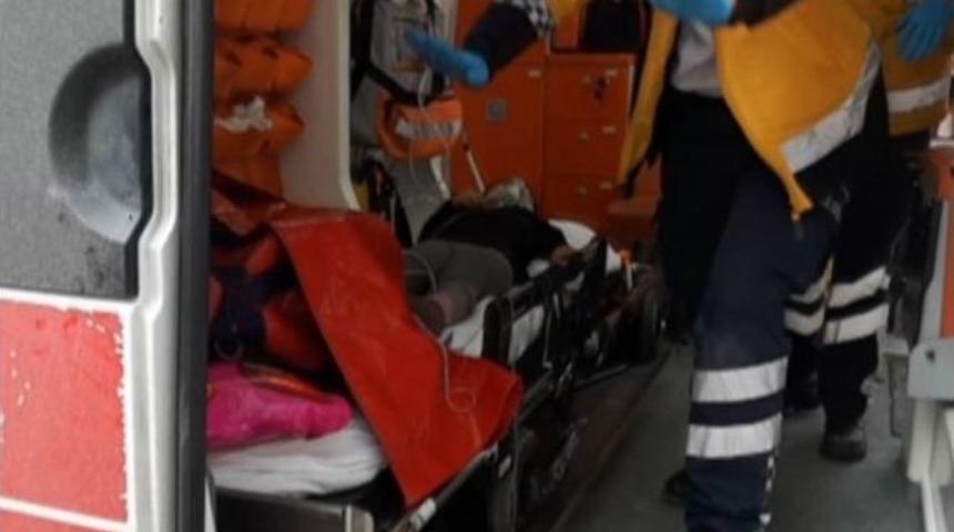 Apartmanda &Ccedil;ıkan Yangında Anne Ve Kızı Kurtarıldı