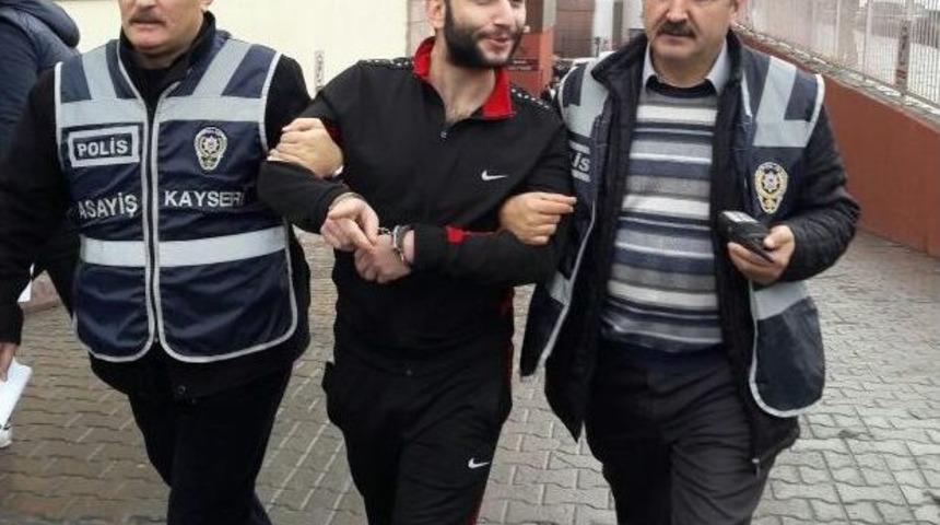 Eğitim Gördüğü Eski Okulundan 100 Bin Tl’lik Hırsızlık Yaptı