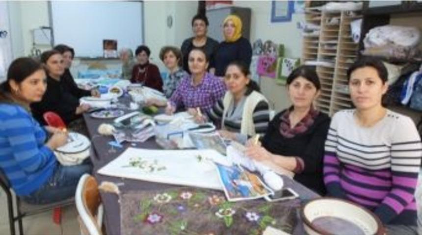 Burhaniyeli Kadınlar İplerle Resim Yapmayı Öğrendi