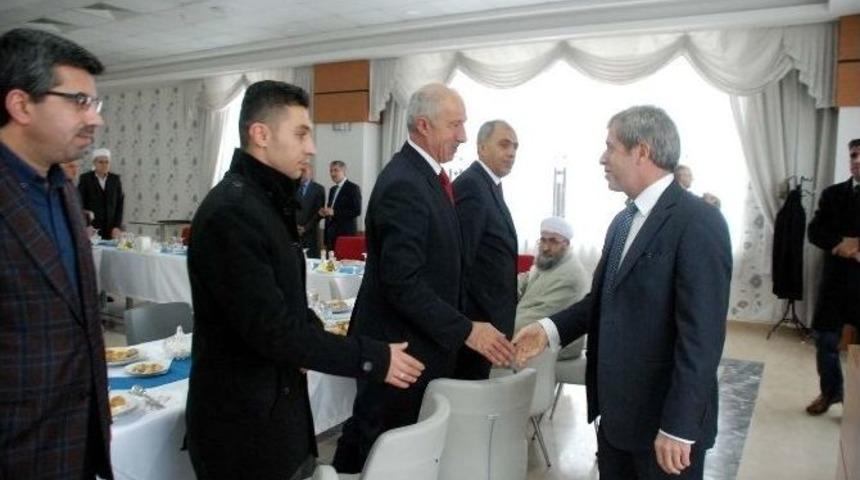 Vali &Ccedil;ınar Kanaat &Ouml;nderleriyle Bir Araya Geldi