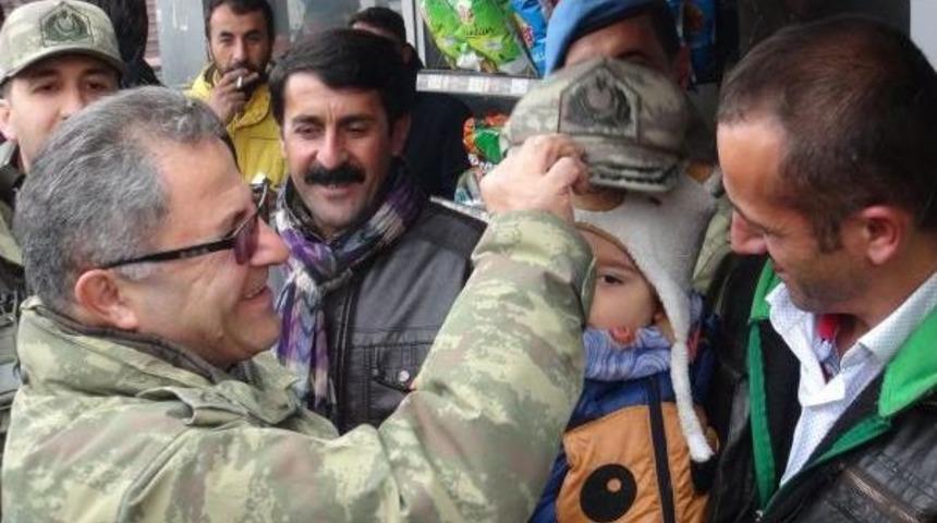 Tuğgeneral Tokel'den Y&uuml;ksekova Esnafına Ziyaret