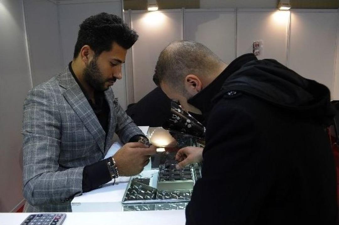 M&uuml;cevher Fırsat G&uuml;nleri, Sevgililer G&uuml;n&uuml; İ&ccedil;in Başladı