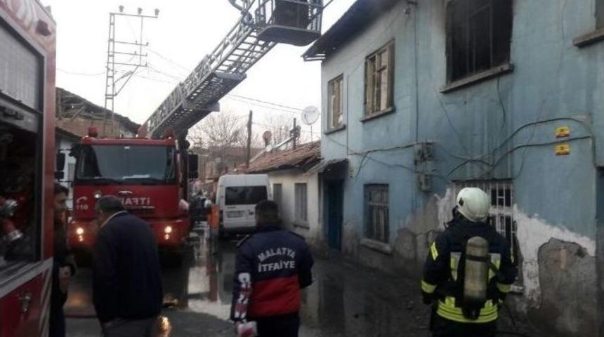 Suriyeli Ailenin Evinde Yangın &Ccedil;ıktı