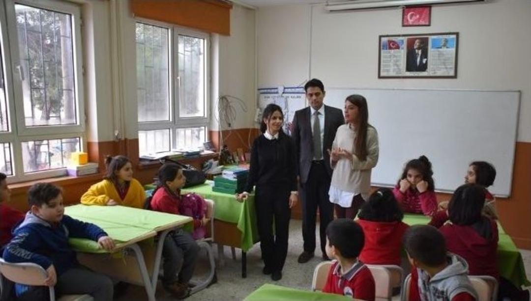 &Ouml;ğrenciler Haklarını Oyun Oynayarak &Ouml;ğrendiler