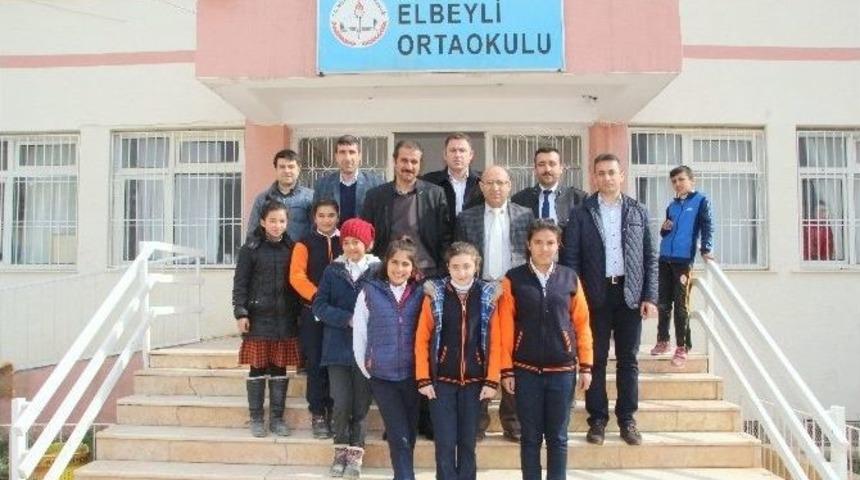 &Uuml;niversiteden Elbeyli Ortaokulu&rsquo;na Bilgisayar Desteği