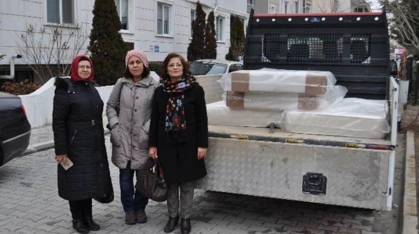 Evleri Yanan Aileye Yardım