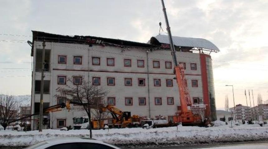 Gen&ccedil; Devlet Hastanesi &Ccedil;atısı Bir Haftada Ikinci Kez &Ccedil;&ouml;kt&uuml;