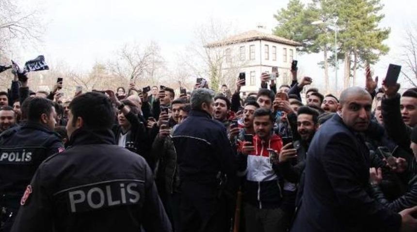 &nbsp;Karab&uuml;k'te Beşiktaş'a Coşkulu Karşılama