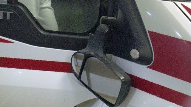 Ambulans İ&ccedil;indeki Yaralılara Lin&ccedil; Girişiminde Bulundular 1