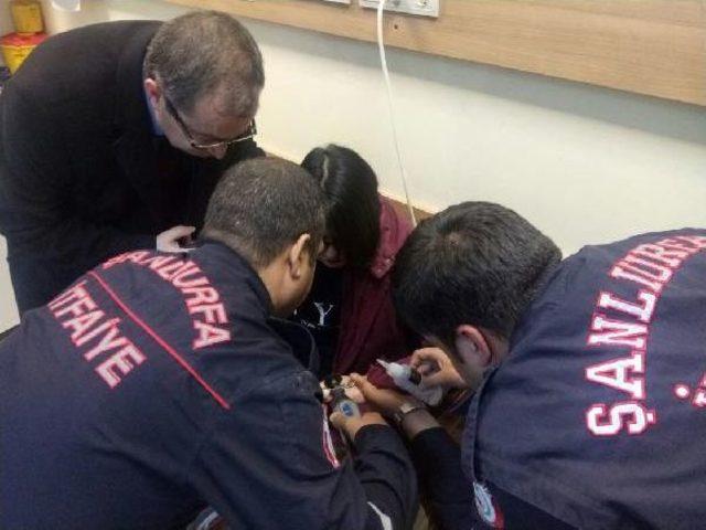 Çocuğun Parmağına Sıkışan Yüzük Kesilerek Çıkarıldı 1