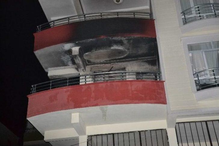 Evinde Çıkan Yangında Dumandan Zehirlenen Öğretmen Hastaneye Kaldırıldı G3