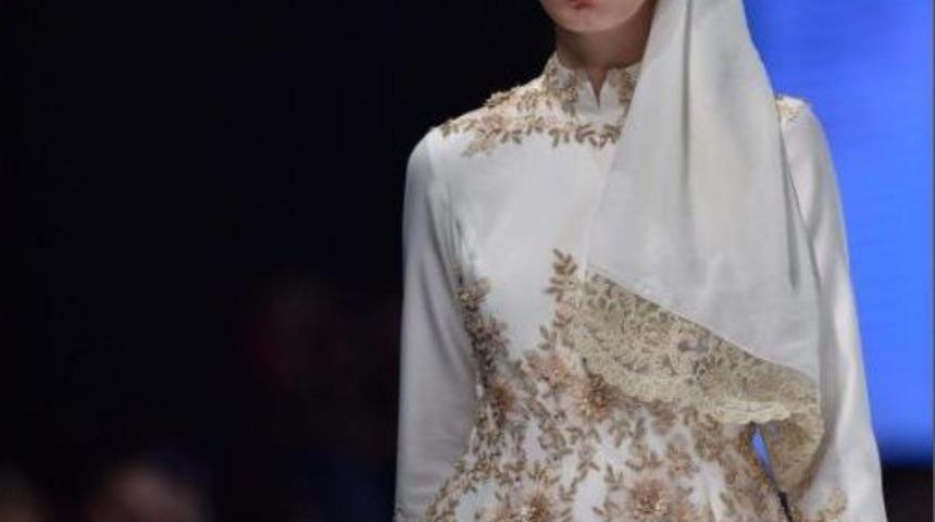 Tesett&uuml;r Defilesinde Iş Kazası