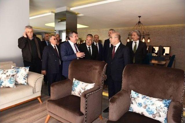 Vali Demirtaş, Mobilyacılar Sitesi Esnafını Ziyaret Etti 1