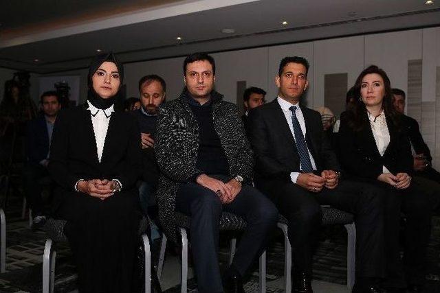 &Uuml;nl&uuml; İsimlerden Kızılay&rsquo;a Yardım Defilesi 3