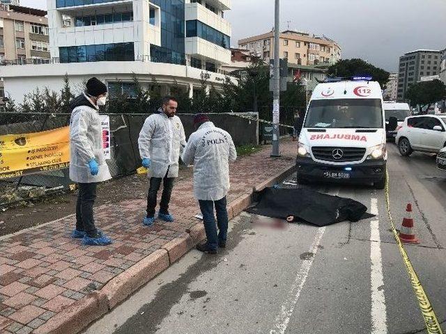 Maltepe’de Yol Kenarında Erkek Cesedi Bulundu