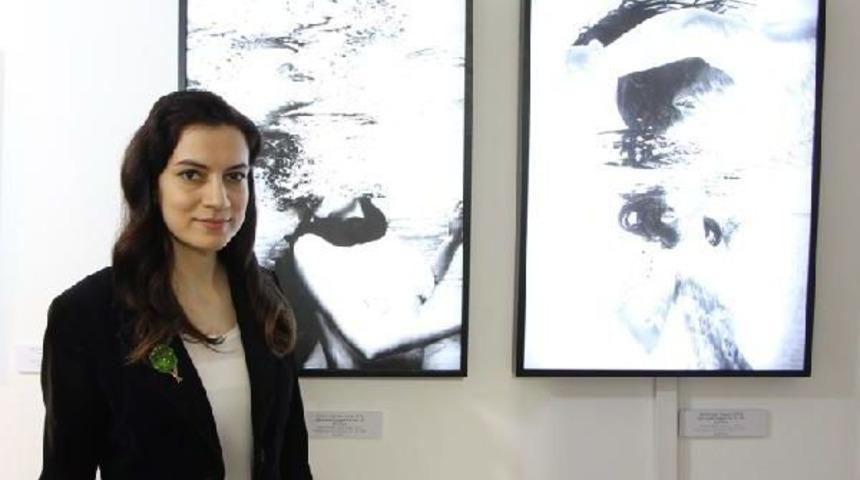 Modern Sanat Temsilcisi 9 Sanat&ccedil;ı Aynı Sergide