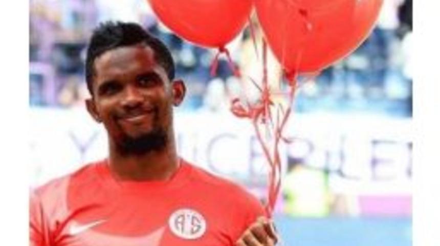 Eto&rsquo;o&rsquo;dan &lsquo;t&uuml;rk Bayraklı&rsquo; Paylaşım