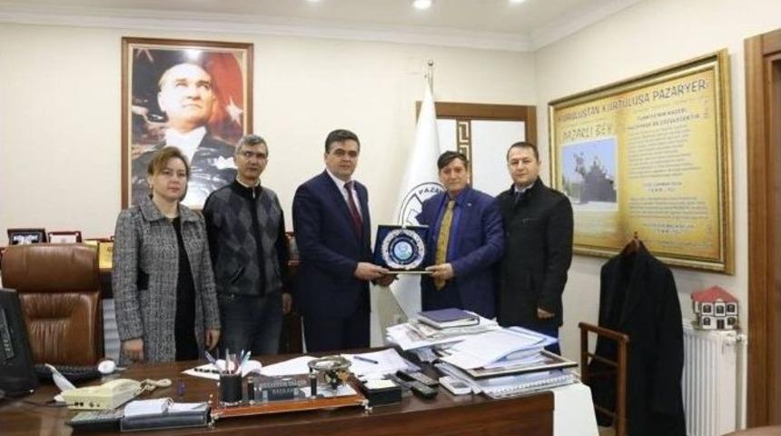 Bem-bir-sen Genel Başkan Yardımcısı Karslı’dan Başkan Yalçın’a Ziyaret