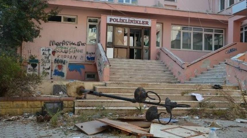 Nazilli’de Eski Hastane Binası Kaderine Terk Edildi