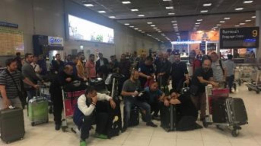 37 T&uuml;rk İş Adamı Bangkok&rsquo;ta Havalimanında Mahsur Kaldı