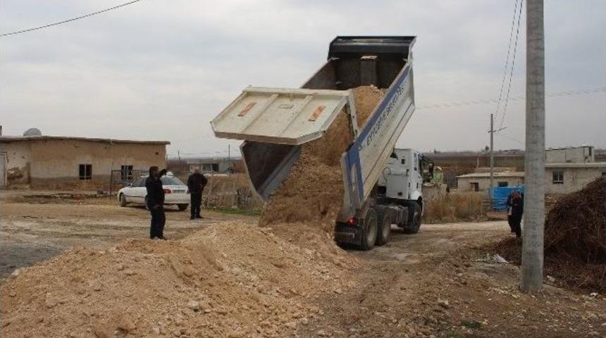 Eyy&uuml;biye Belediyesi Yol Yapım &Ccedil;alışmalarını S&uuml;rd&uuml;r&uuml;yor