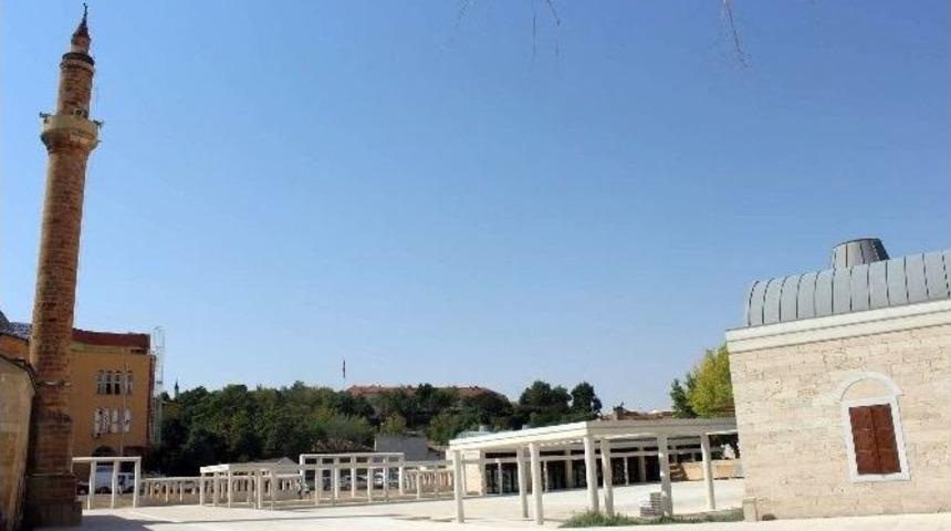 Cumhuriyet Tarihinin İlk Avm&rsquo;siş Kırşehir&rsquo;deki Ahi &Ccedil;arşısı