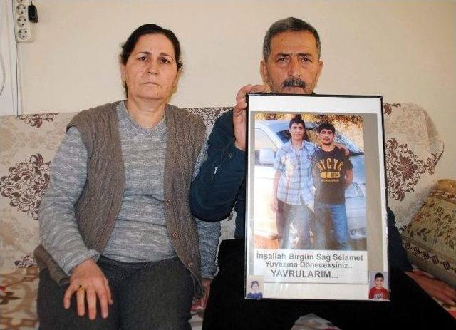Kayıp Oğullarını Bulana 50 Bin Lira Ödül Verecek