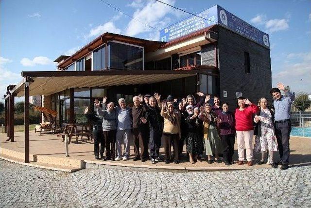 Alzheimer-demans Hastalarının Buluşma Noktası &lsquo;mavi Ev&rsquo; Oldu 3