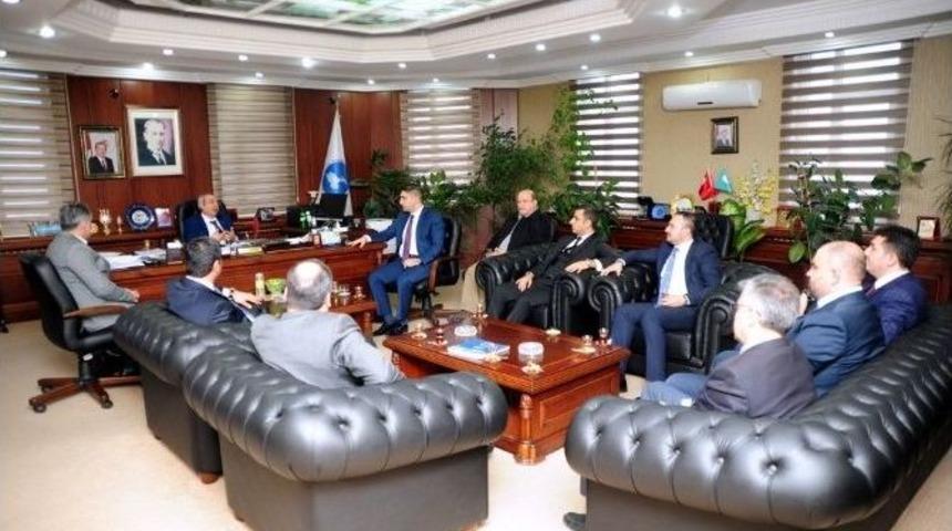 Vanlı İş Adamlarından Rekt&ouml;r Battal&rsquo;a Ziyaret