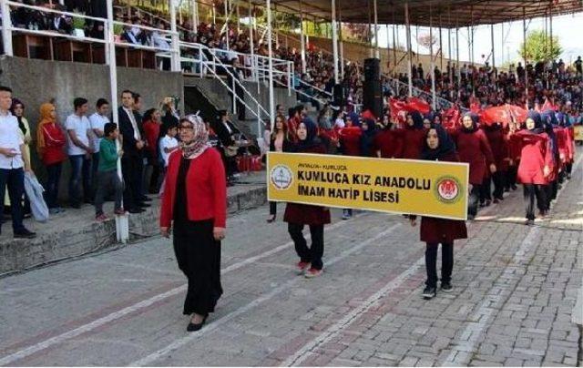 Kumluca'dan Hasköylü Öğrencilere Portakallı Birlik Mesajı