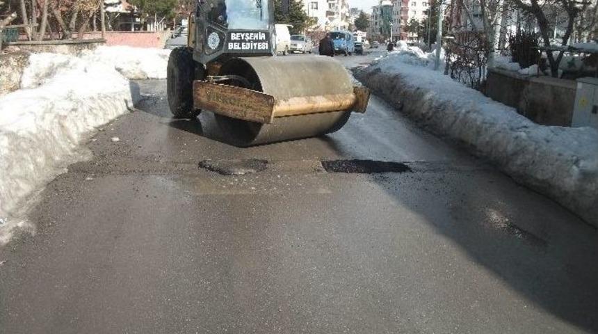Beyşehir&rsquo;de Tahrip Olan Yollar Onarılıyor