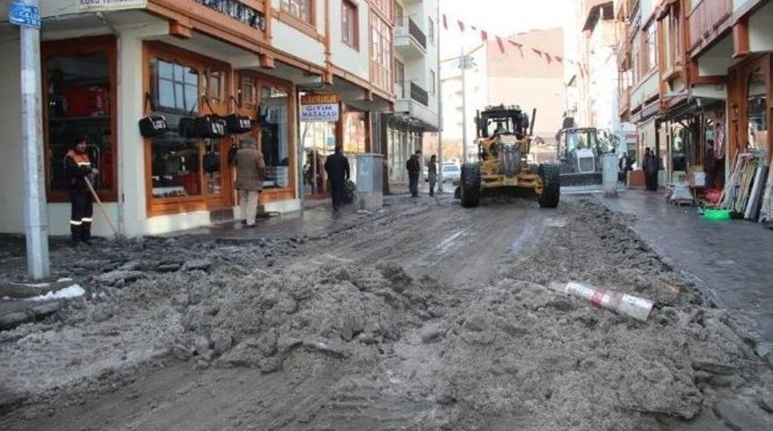 Caddelerde Efkan Ala Temizliği