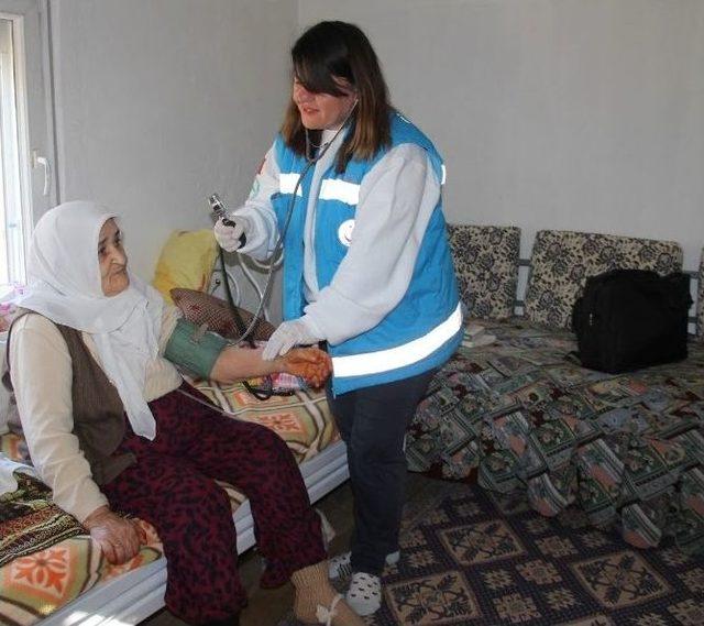 Finike&rsquo;de 236 Hastaya Evde Sağlık Hizmeti Verildi 1