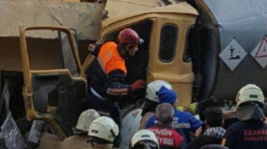 Freni Patlayan Asfalt D&ouml;kme Aracı &Ccedil;arptı: 1 &Ouml;l&uuml;, 2 Yaralı