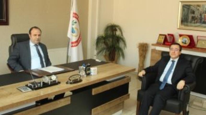 Rekt&ouml;r Kızılay Eczacılar Odasını Ziyaret Etti