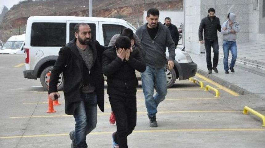 12 İş Yerini Soyan Hırsızlar Adliyeye Sevk Edildi