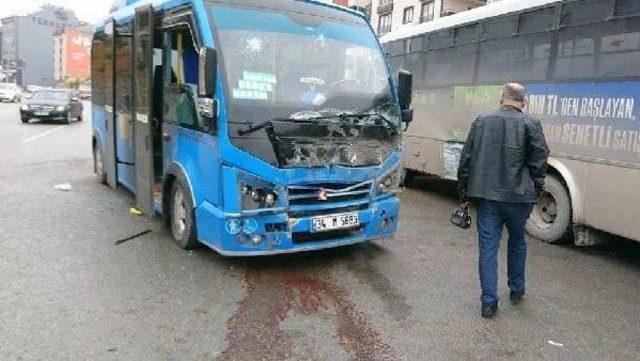 Gebze'de Minibüs Ile Halk Otobüsü Çarpıştı: 8 Yaralı