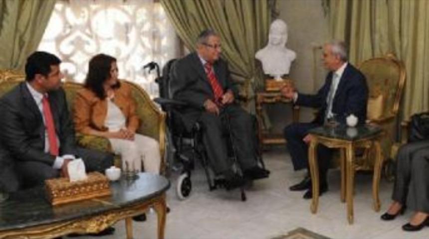 Ahmet T&uuml;rk'&uuml;, G&uuml;l, Kılı&ccedil;daroğlu, Barzani Ve Arın&ccedil; Aradı